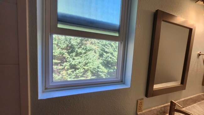 Building Photo - 35336 10th Pl SW