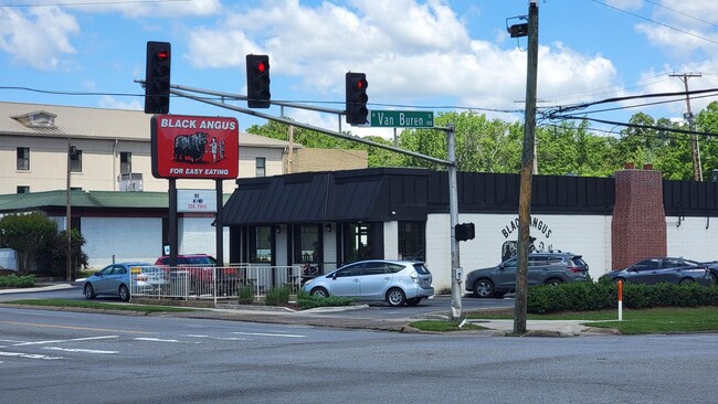 Building Photo - Little Rock Hillcrest