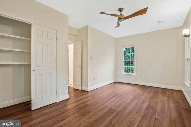 Building Photo - 14 S Manchester St