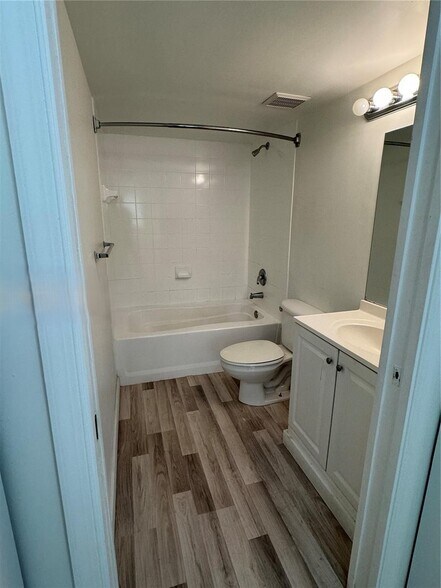 Building Photo - 2071 Renaissance Blvd