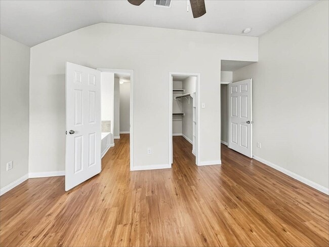 Building Photo - 4026 Hawthorn Arbor Ct