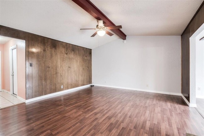 Building Photo - 4700 Franklin Park Dr