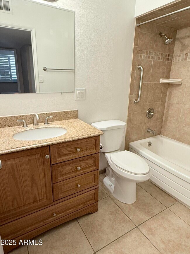Building Photo - 12247 N Cherry Hills Dr W