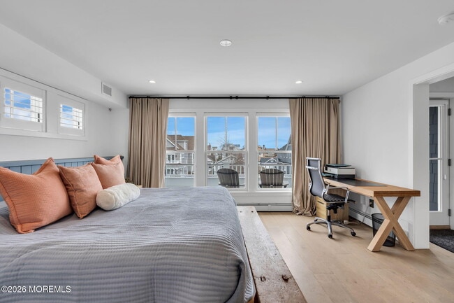 Building Photo - 213 9th Ave