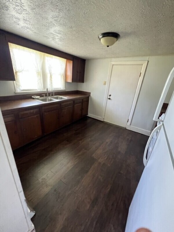 Building Photo - 1305 Princeton Ave