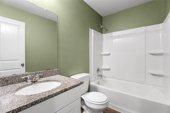 Building Photo - 15638 Del Norte Dr