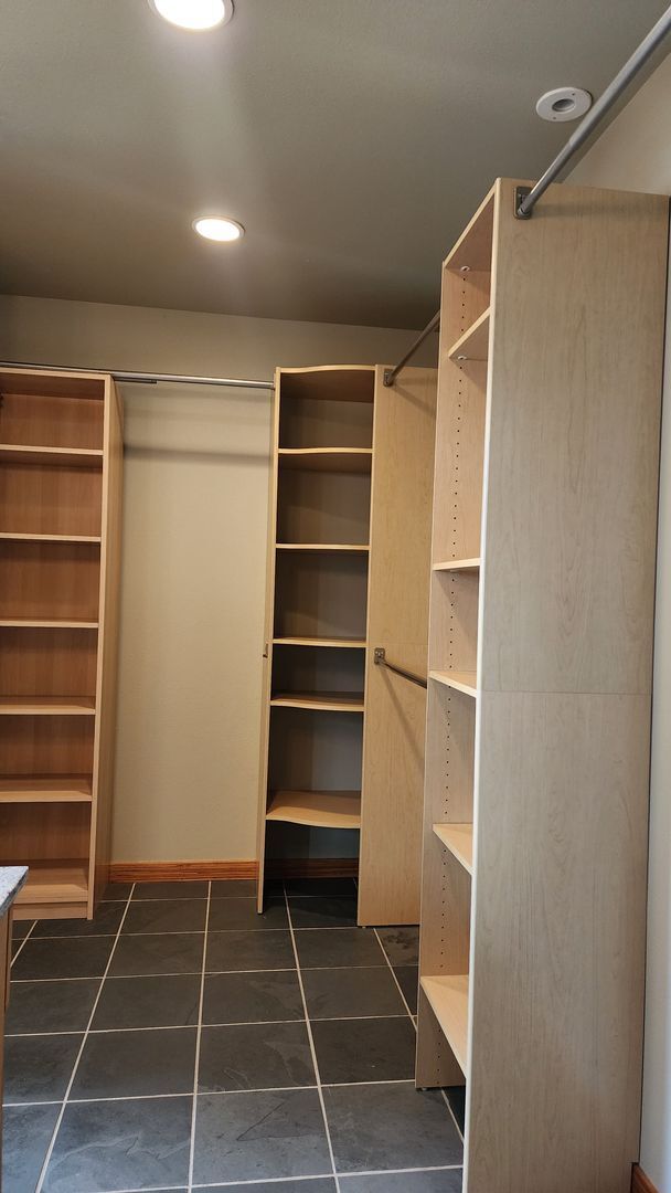 Building Photo - Corner Townhouse in Downtown Tacoma with A...