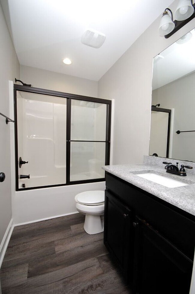 Building Photo - 416 S Pearl St