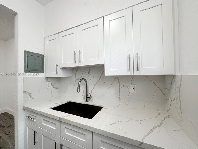 Building Photo - 900 Jefferson Ave