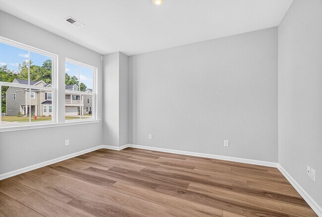 Building Photo - 204 Lake Minsi Dr