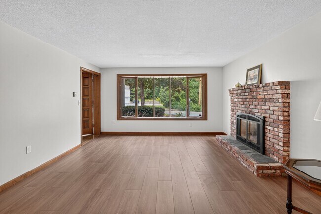 Building Photo - 375 Kendall Rd