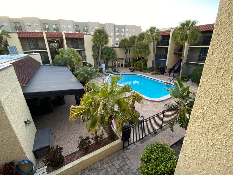 3RD floor Pool View - 107 S Obrien St