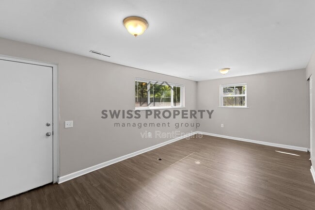 Building Photo - 6406 Dalewood Rd