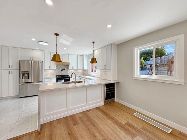 Building Photo - Beautiful 4BD/2BA House in La Mesa w/ W/D,...