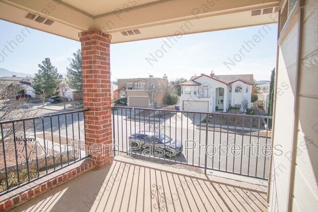 Building Photo - 7317 Luz De Lumbre Ave