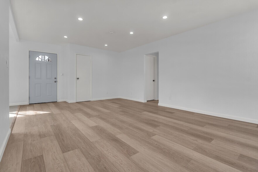 Building Photo - 1155 Exposition Blvd