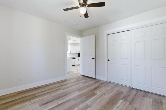 Building Photo - 144 N Quentin Ave