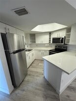 Building Photo - 8353 Lake Dr