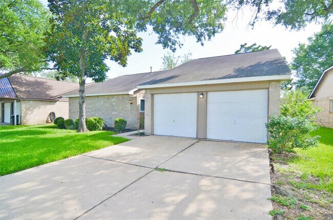 Building Photo - 745 Otter Creek Dr