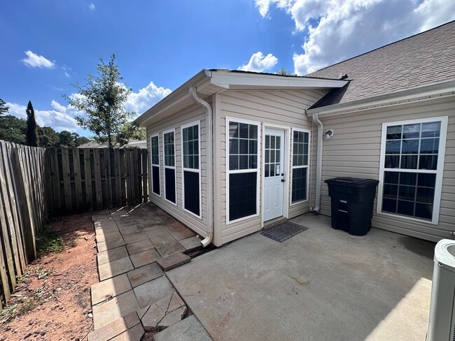 Building Photo - 182 Orchard Way