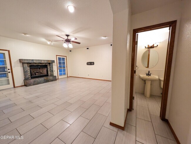 Building Photo - 11820 Pueblo Seguro Way