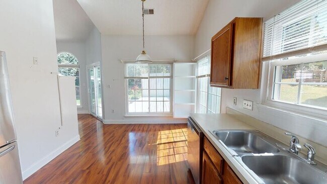 Building Photo - 9311 Clifton Meadow Dr