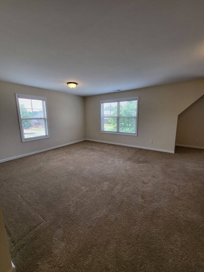 Building Photo - 284 Big Oak Ln