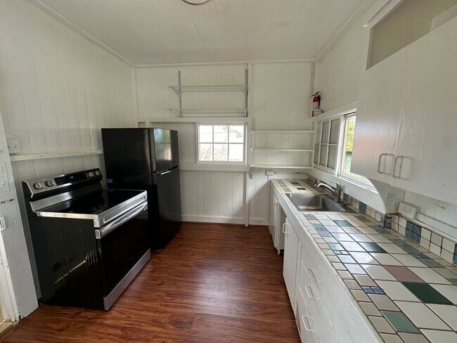 Building Photo - Furnished 4 Bedroom Paia