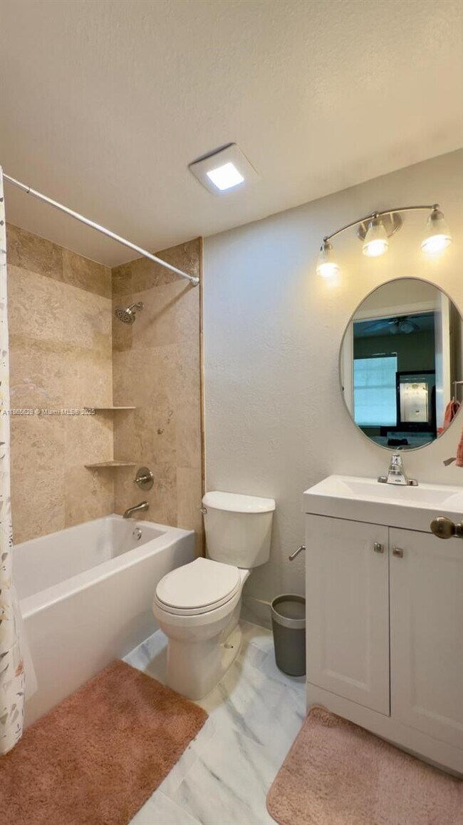Building Photo - 8031 Sanibel Dr