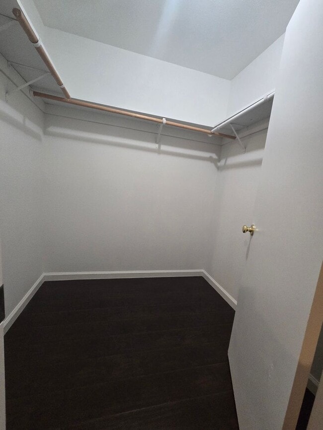 Building Photo - 2 Br 1 Ba available Now