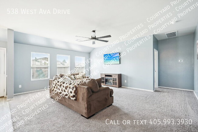 Building Photo - 538 W Ava Dr
