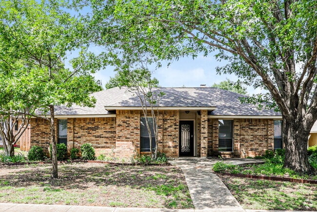 Building Photo - 904 Fairfield Ln