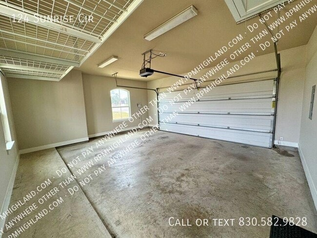 Building Photo - 124 Sunrise Cir