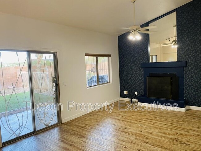 Building Photo - 9599 N Crestone Dr