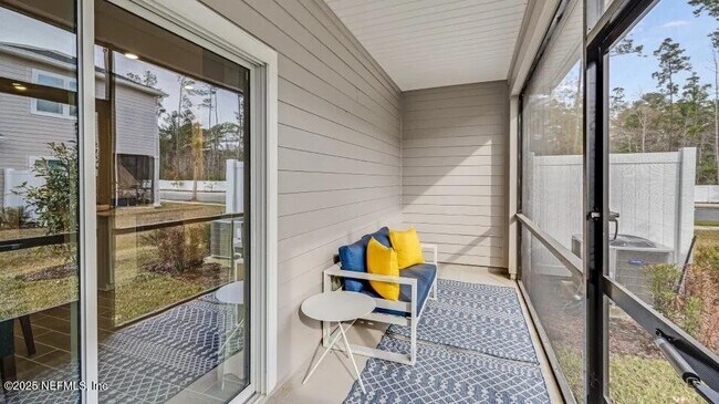 Building Photo - 392 Rosemont Dr