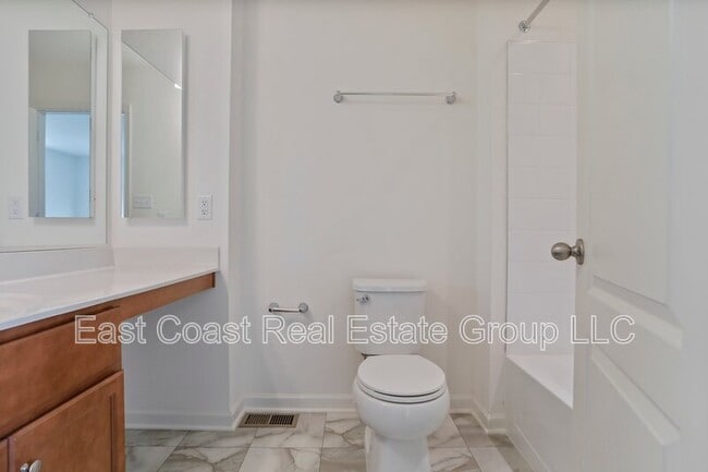 Building Photo - 11 Mengel Rd