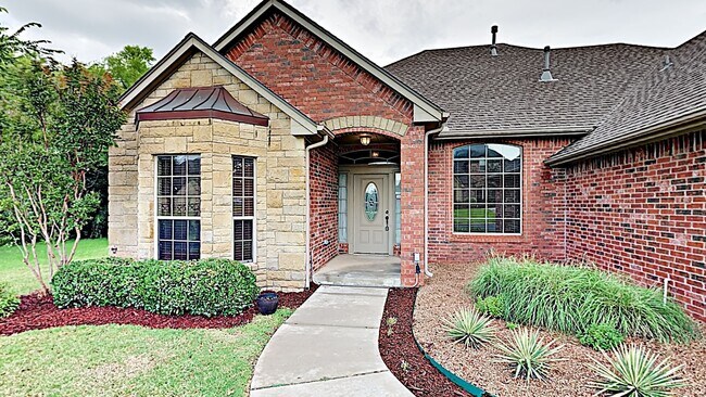 Building Photo - Very Nice 3 Bedroom 2.5 Bathroom House + Office