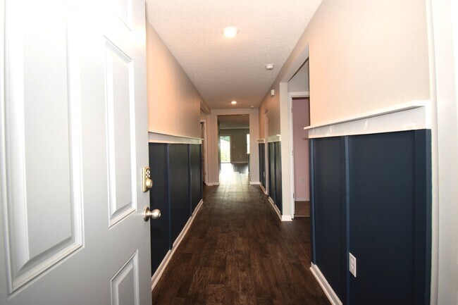 Building Photo - Welcome to Alta Lakes -  A Beautiful 4 Bed...