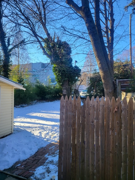 Building Photo - 119 E Mt Airy Ave