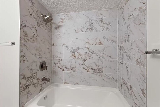 Building Photo - Welcome to Belleair Bluffs!!!!