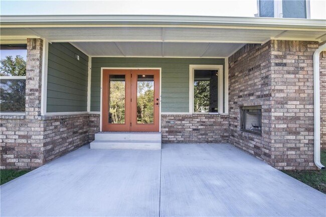 Building Photo - 2801 Cypress Springs Blvd