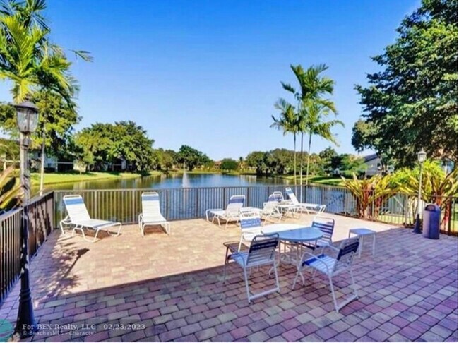 Building Photo - 612 Gardens Dr