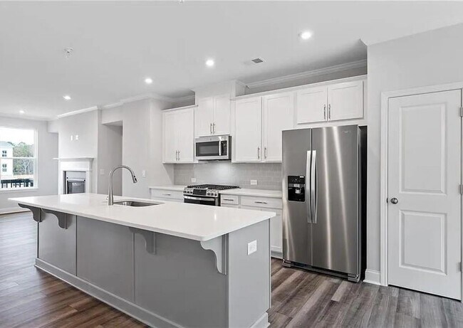 Building Photo - 517 Hardy Dr