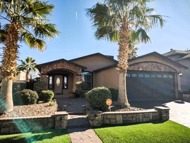 Building Photo - Immaculate Single Level Eastside Home With Refrigerated Air Located In Quiet Neighborhood