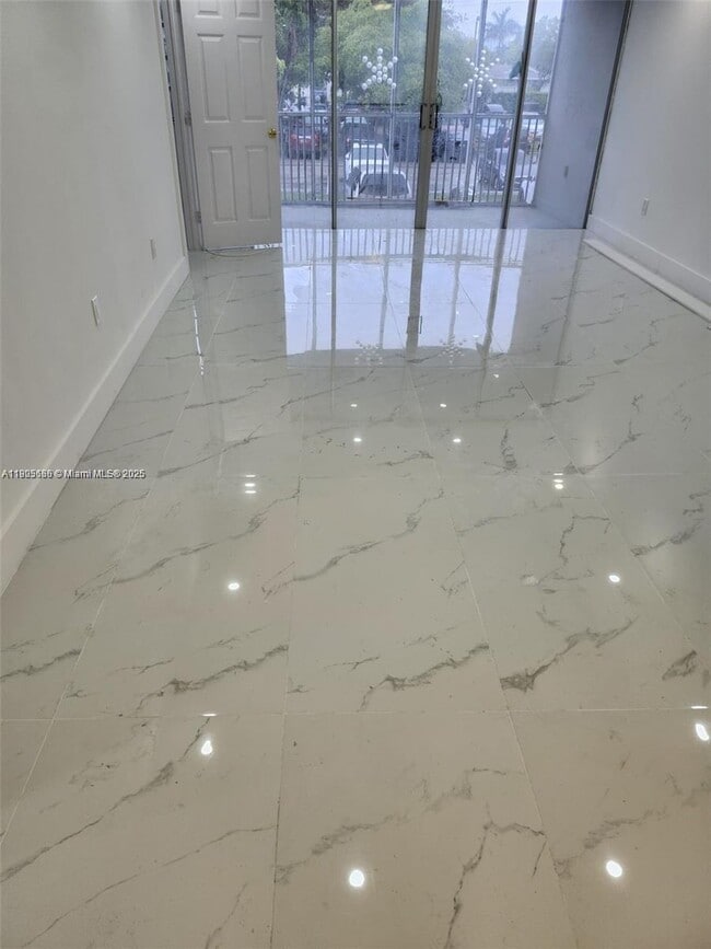 Building Photo - 1780 NE 191st St