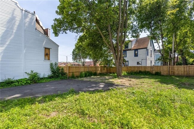 Building Photo - 567 Hayward Ave