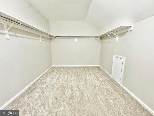 Building Photo - 39 S Turnberry Dr