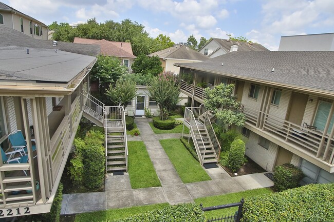 Building Photo - 2208 Morse St