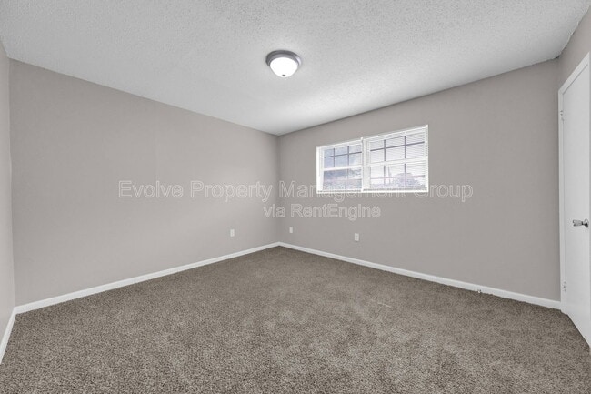 Building Photo - 696 Hobbs Dr