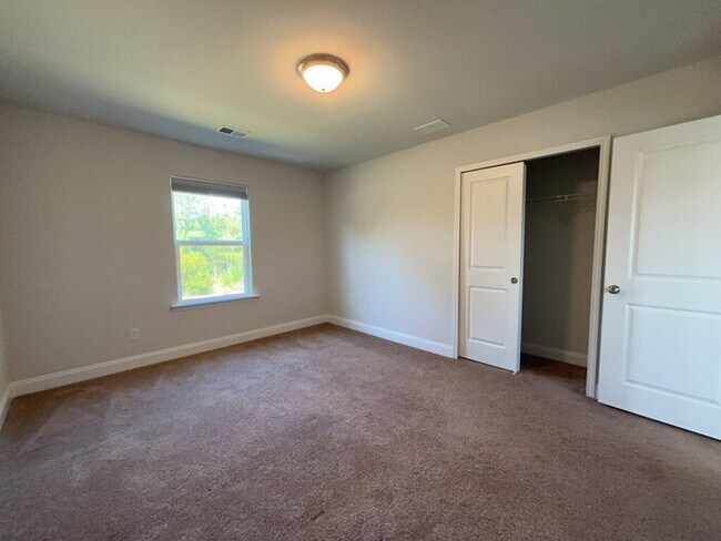 Building Photo - 203 Hayworth Rd